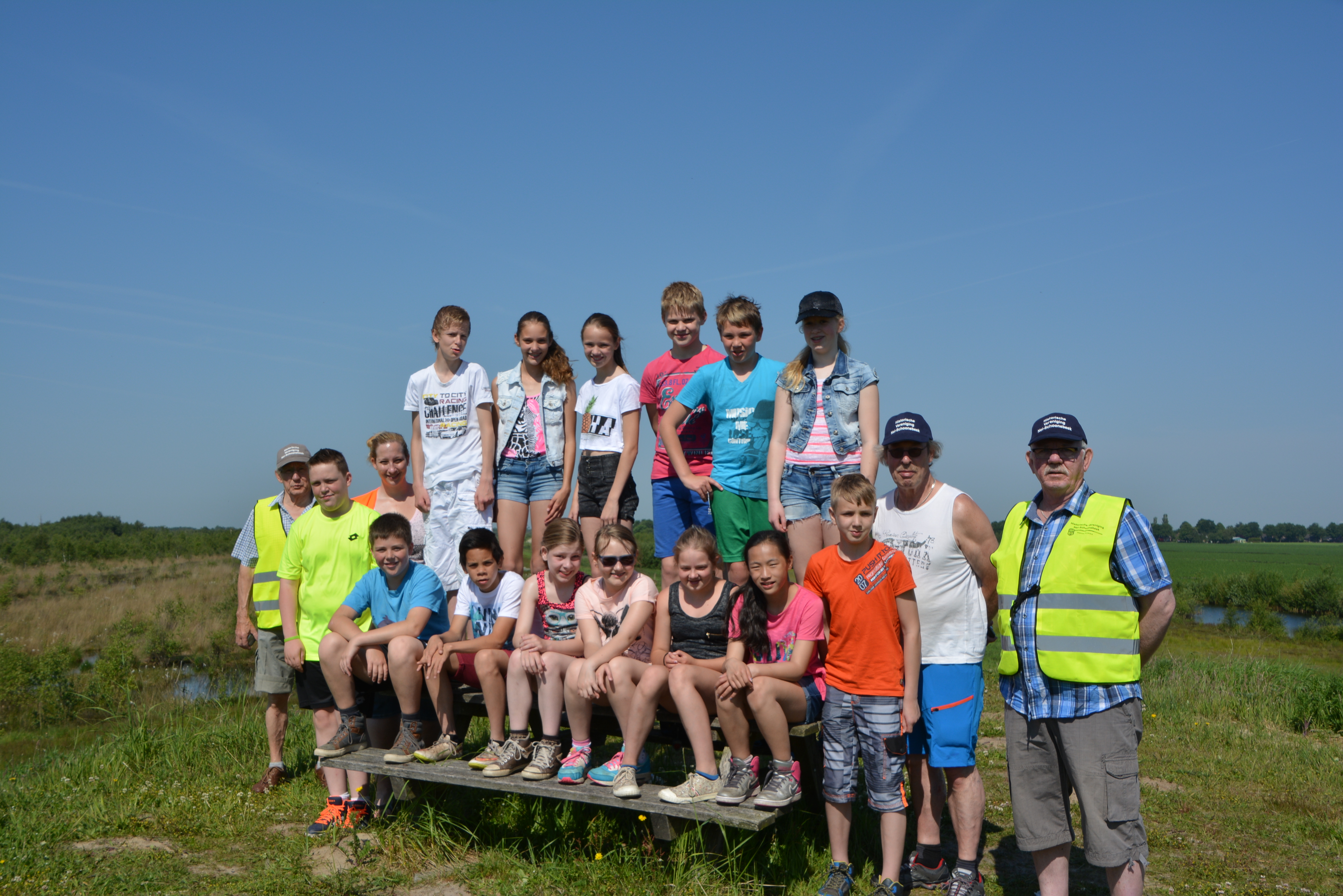 Groep :8 van de Gerardus Majella school i.s.m Hist,Ver,Nei-Schoonebeek op Vrijdag 5 Juni 2015 naar het Bargerveen.